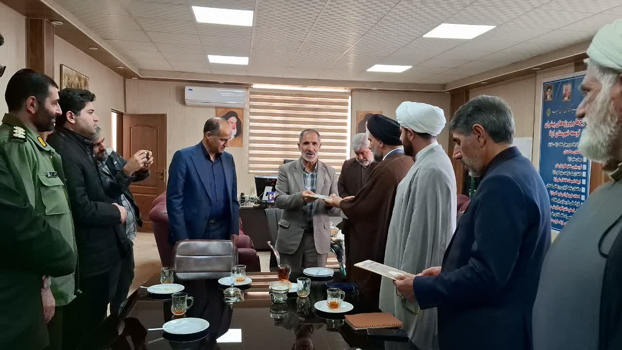 امر به معروف را محدود به حجاب نکنیم.